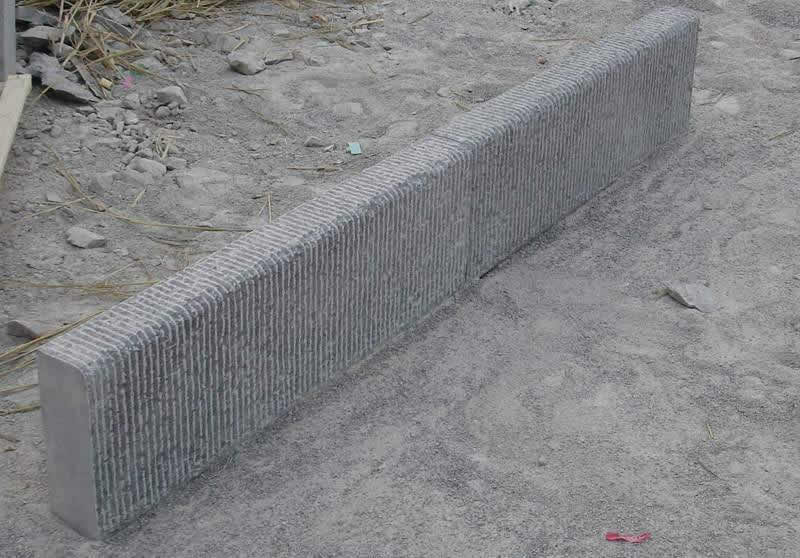 L828 kerbs, grooved